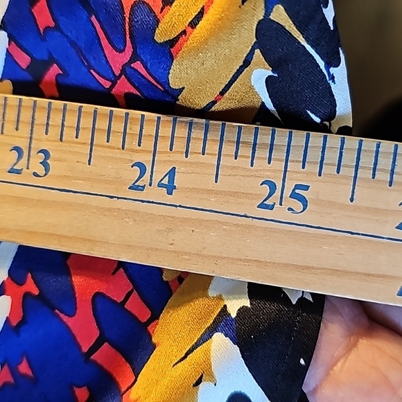 Marc New York Andrew‎ Marc raglan sleeves top size large. Beautiful colors. - Picture 11 of 13